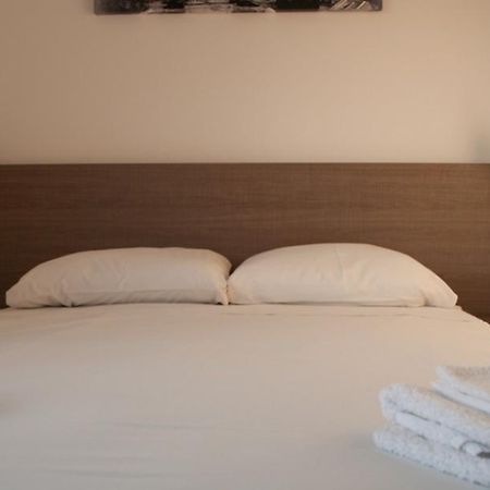 St. George Rent Rooms Larnaka Exterior foto