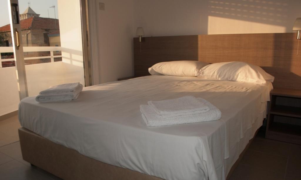 St. George Rent Rooms Larnaka Exterior foto